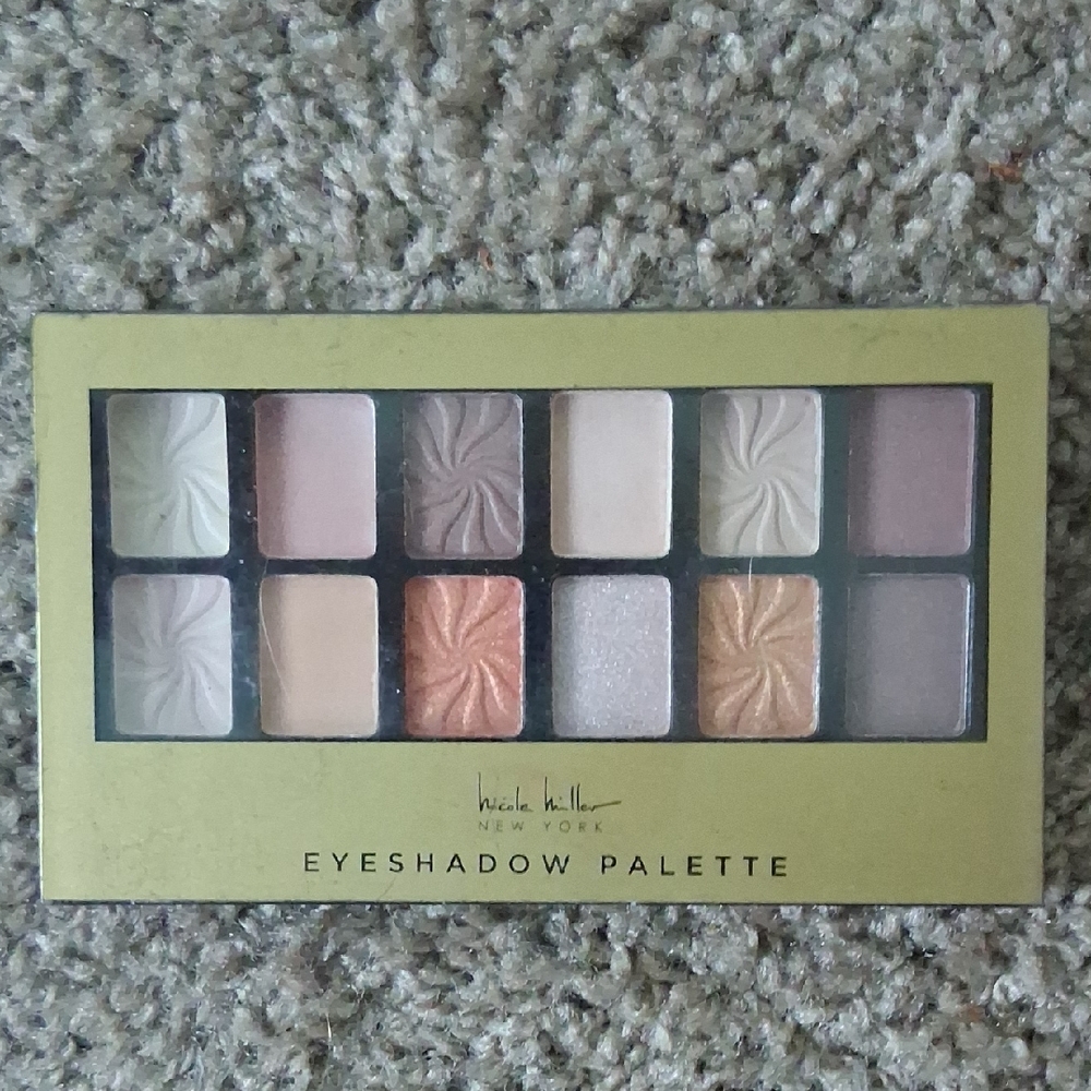 Eyeshadow Palette - Multi-Color